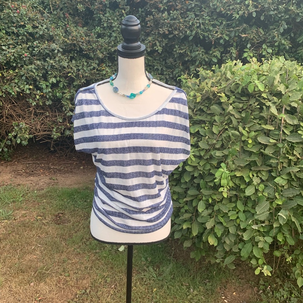 Cute striped shirt 🎈